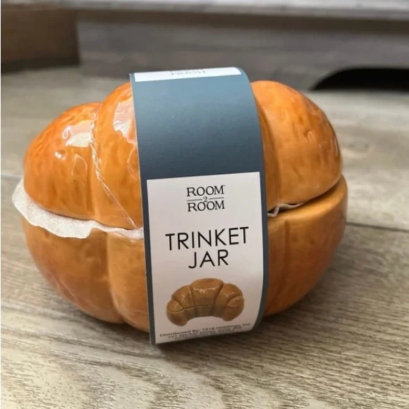 COPY - Viral Croissant 🥐 Trinket Box from five below! - Picture 5 of 7